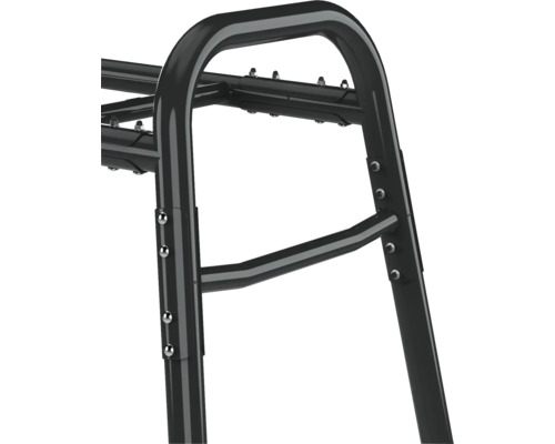 Detail kovového rámu so skrutkovými spojmi