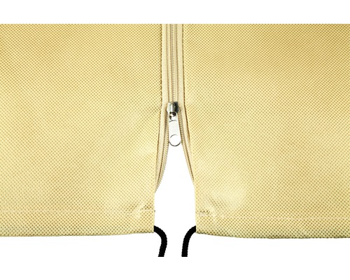 Detailný záber zipsu na ochrannom obale