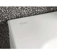 Logo Keuco na bielom povrchu