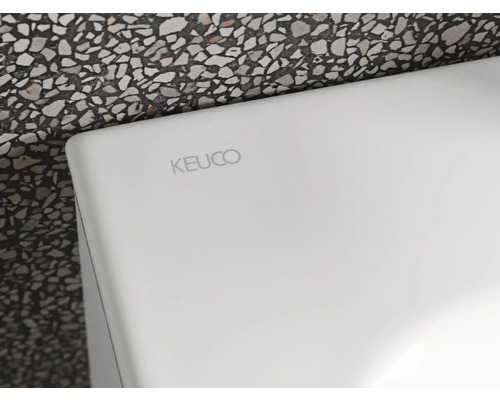 Logo Keuco na bielom povrchu