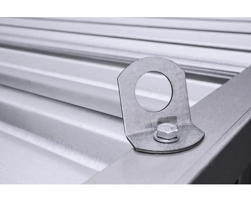 Detail uchytenia strechy so skrutkou