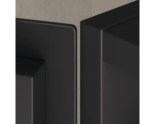 Detail dvoch kusov čierneho kúpeľňového nábytku