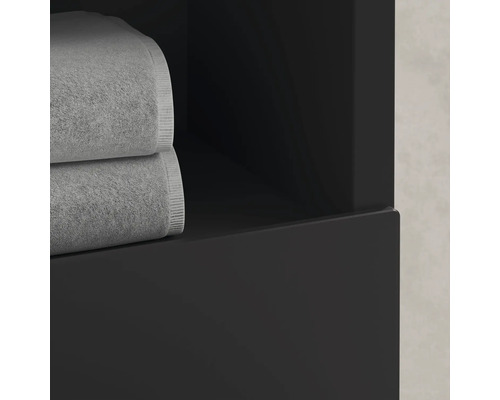 Kúpeľňová skrinka s uterákmi