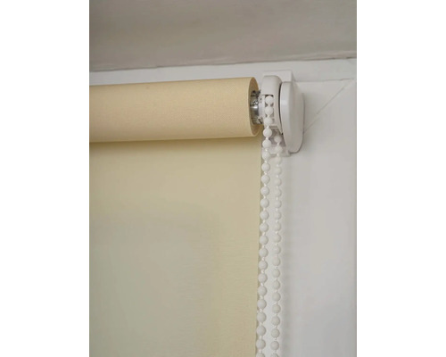 Béžová roleta s retiazkou