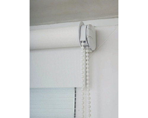 Okenna roleta s reťazovým ovládaním na reguláciu svetla
