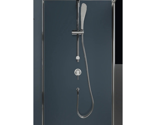 Sprchová armatúra s ručnou sprchou a regulátorom na sprchovej stene