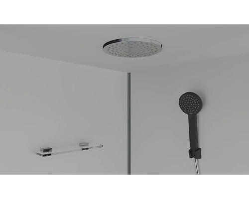 Vybavenie kúpeľne s hornou sprchou, ručnou sprchou a odkladacou policou