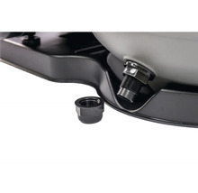 Detailný pohľad na vypúšťací kohút tlakovej nádoby s uzáverom