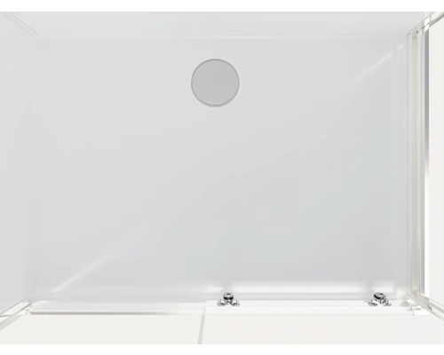 Vnútorný pohľad na sprchovací kút s okrúhlou hlavovou sprchou a armatúrami