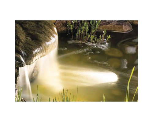 Potôčik s vodopádom v rybníku