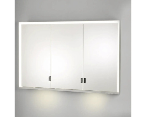 Zrkadlová skrinka s tromi dvierkami a osvetlením do kúpeľne