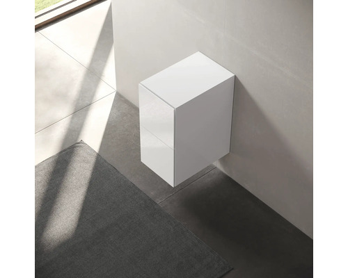 Biela závesná kúpeľňová skrinka s dvoma zásuvkami