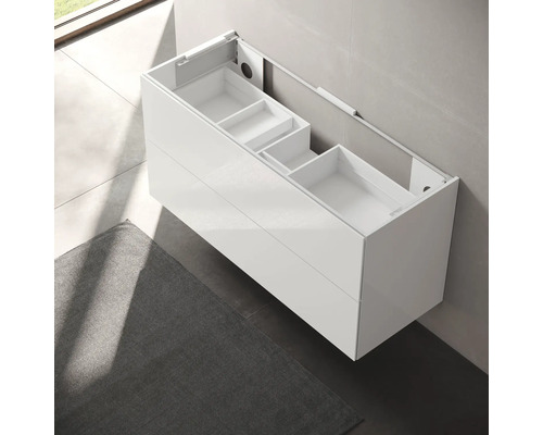 Biela skrinka pod umývadlo s dvoma zásuvkami a otvorenými priehradkami do kúpeľne