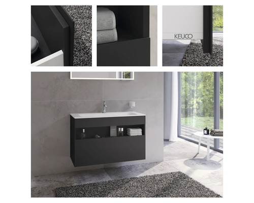 Moderná kúpeľňa s umývadlovou skrinkou a úložnými priestormi.