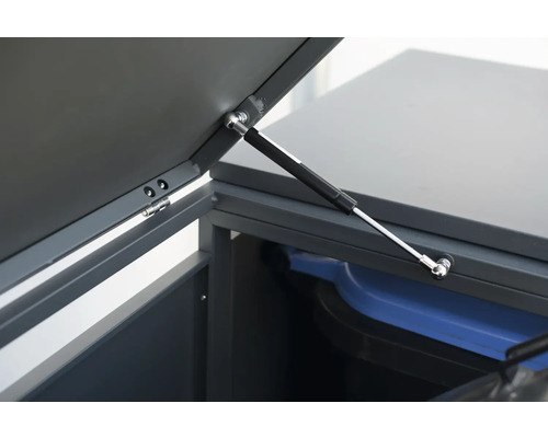 Detailný pohľad na box na odpadkové koše s otvoreným vekom a plynovou pružinou