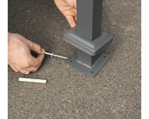 Montáž stĺpika plota pomocou skrutky a hmoždinky