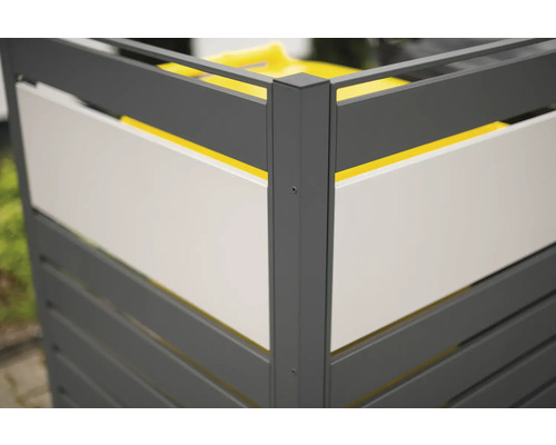 Detailný pohľad na obal popolnice s výplňou