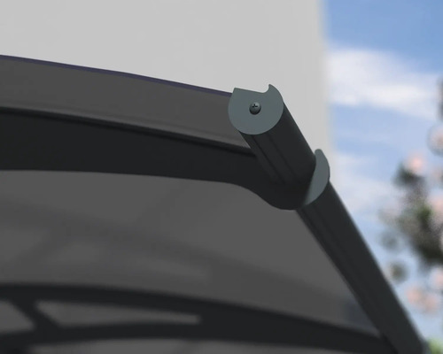 Detailný pohľad na namontovanú striešku.