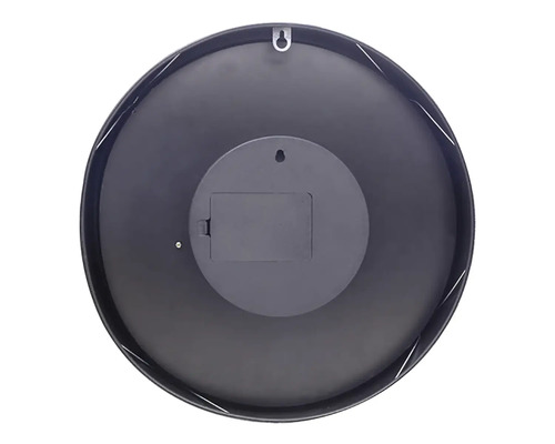 Zadná strana nástenných hodín so závesom a priestorom pre batérie