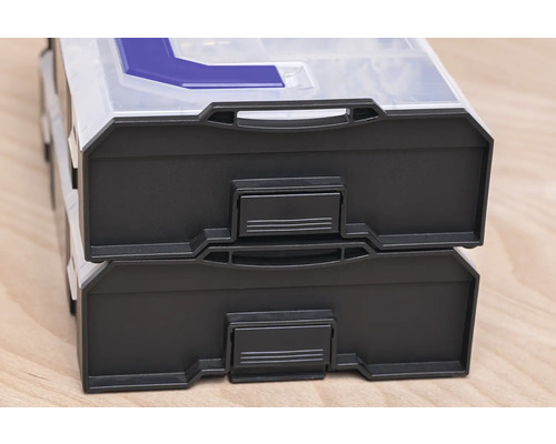 Dva na sebe naskladané boxy na sortiment