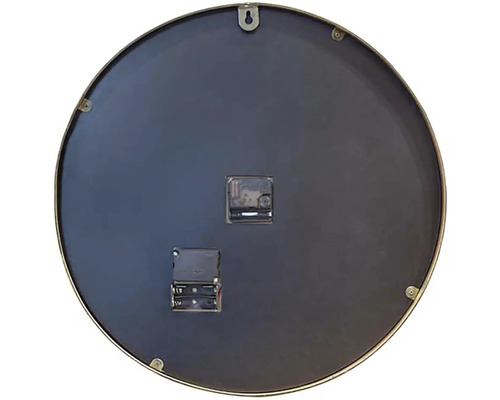 Zadná strana okrúhlych nástenných hodín na batérie