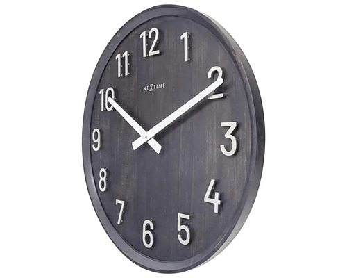 Okrúhle nástenné hodiny s číslami a logom Nextime