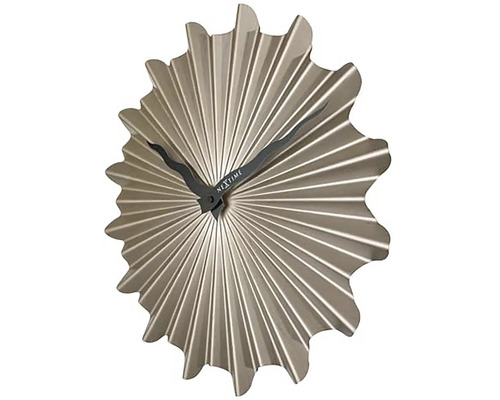 Dekoratívne nástenné hodiny Nextime s lúčovitým vzorom a čiernymi ručičkami