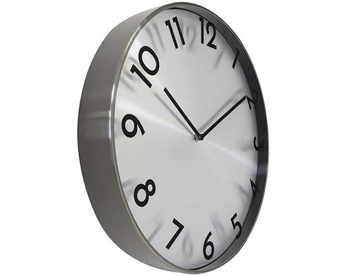 Nástenné hodiny s číselným zobrazením