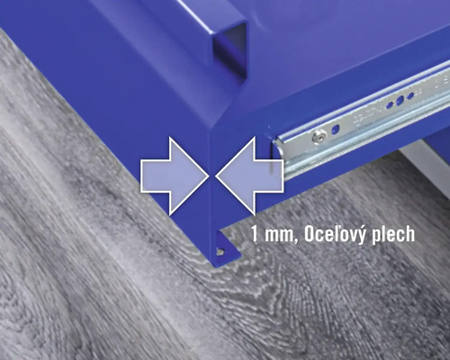 Detailný pohľad na pracovný stôl s oceľovým plechom s hrúbkou 1 milimeter