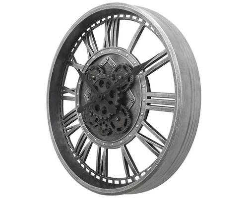 Dekoratívne nástenné hodiny s rímskymi číslicami a dizajnom ozubeného kolesa.