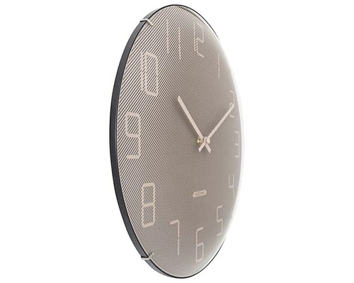 Nástenné hodiny s ciferníkom a ukazovateľom času