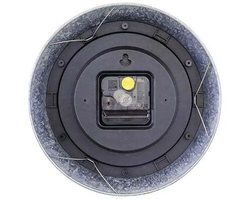 Zadná strana nástenných hodín s quartzovým strojčekom