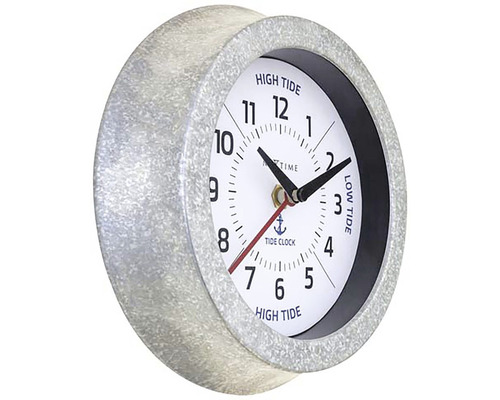 Prílivové hodiny s okrúhlym strieborným puzdrom a analógovým displejom