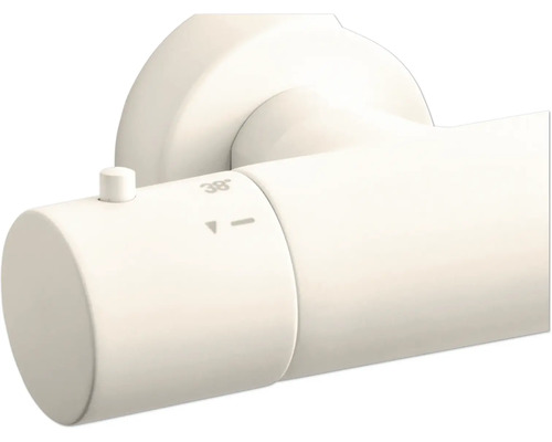 Detailný pohľad na bielu termostatickú batériu pre sprchu.