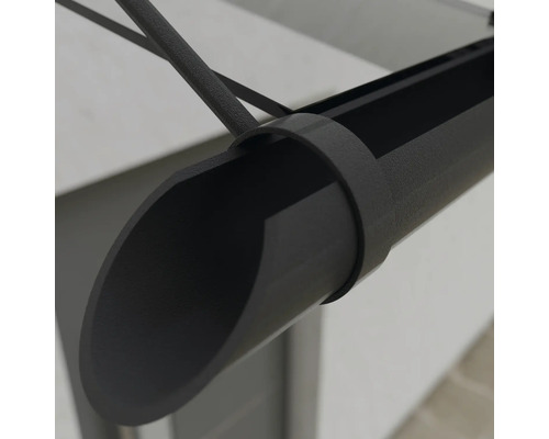 Detailný pohľad na konštrukciu odkvapu na odvod dažďovej vody