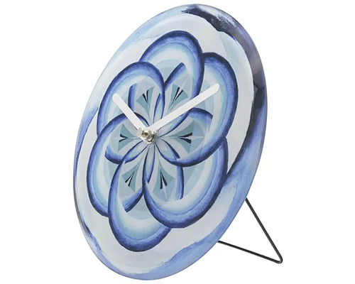 Dekoratívne stolové hodiny s modrým kvetinovým vzorom
