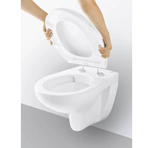 Závesné WC s hlbokým splachovaním s montážou toaletného sedadla
