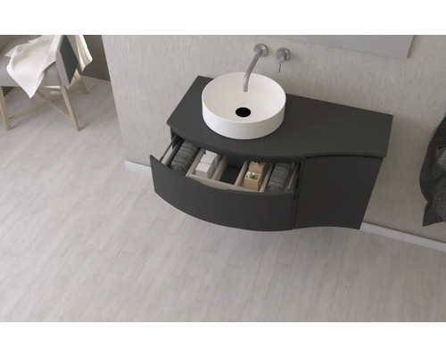 Skrinka pod umývadlo s otvorenou zásuvkou a umývadlom na dosku