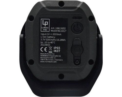 Zadná strana pracovného svetla Lumak Pro s technickými údajmi a logami.