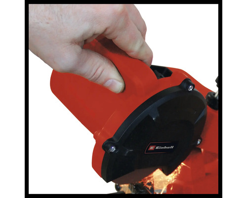 Osoba obsluhuje brúsku s logom Einhell.