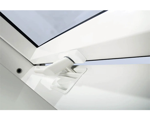 Detail strešného okna s kľučkou