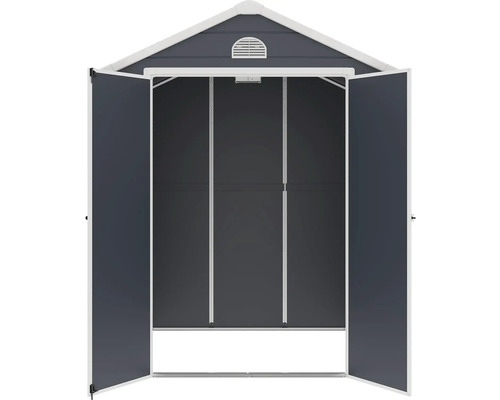 Otvorený pohľad na záhradný domček s dvojkrídlovými dverami