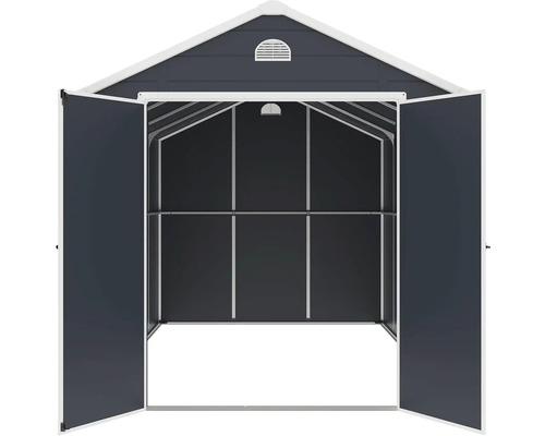 Otvorený záhradný domček s dvojkrídlovými dverami.