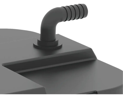 Detailný pohľad na nádrž na vodu s hadicovou prípojkou