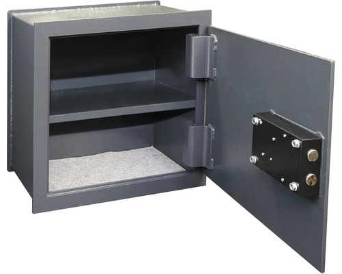 Otvorený trezor s policou a zamykacím mechanizmom