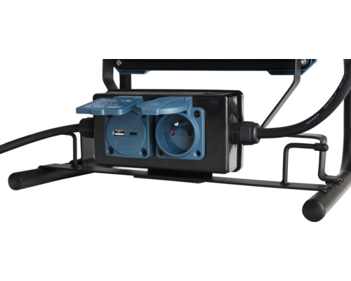 Napájacia lišta s USB portami na kovovom ráme