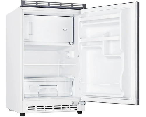 Otvorená mini chladnička s policami