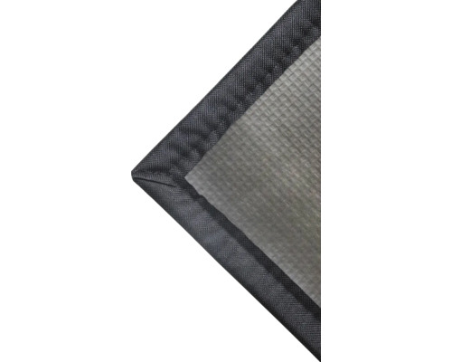 Detailný pohľad na tkanú plachtu so zosilneným okrajom