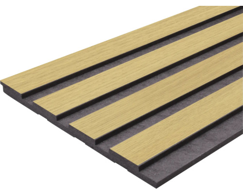 Akustický panel s drevenými lamelami na plstenom podklade