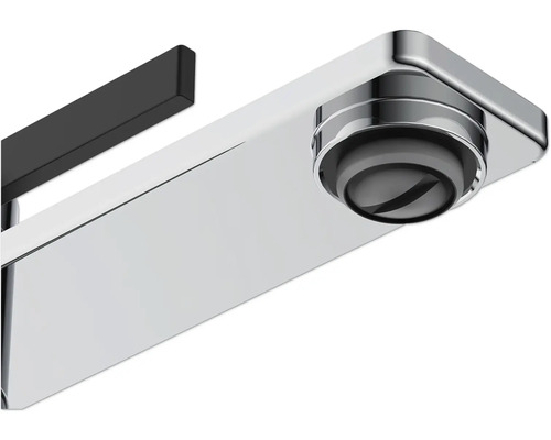 Detail vodovodnej batérie s hranatým výtokom